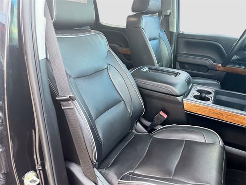 Used 2017 Chevrolet Silverado 2500 High Country w/ Duramax Plus Package image 29