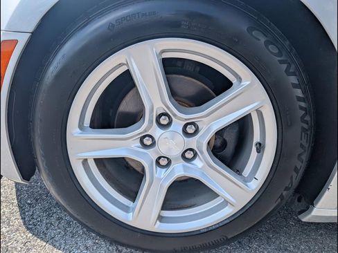 Used 2018 Chevrolet Camaro LT RWD image 25