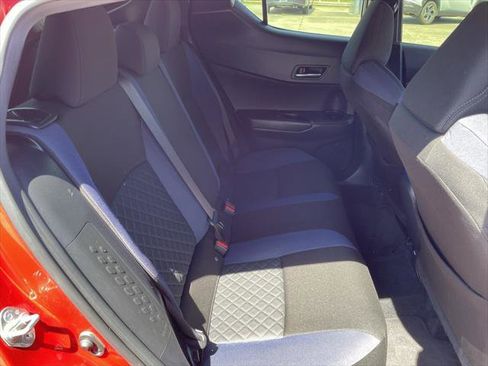 Used 2020 Toyota C-HR XLE image 11