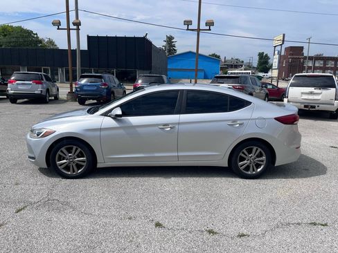 Used 2017 Hyundai Elantra Value Edition FWD image 6
