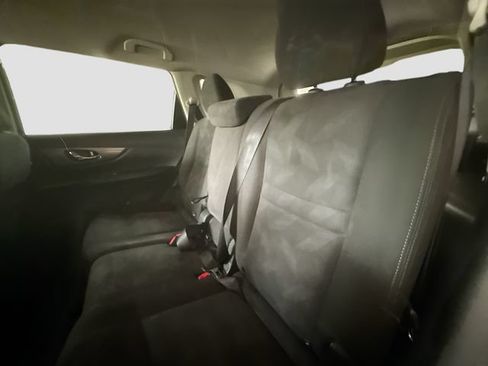 Used 2015 Nissan Rogue SV AWD/4WD image 23