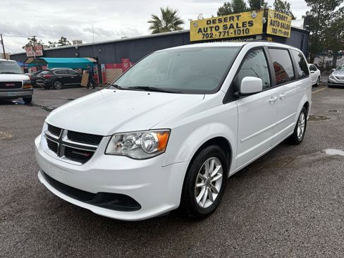 Used 2016 Dodge Grand Caravan SXT w/ Rear Park Assist Package FWD image 2