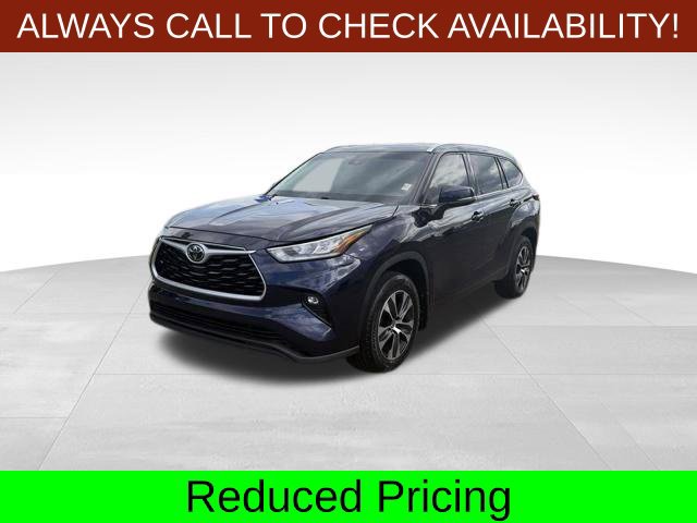 Used 2020 Toyota Highlander XLE AWD/4WD image 3