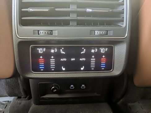 Used 2022 Audi Q8 Premium Plus w/ Premium Plus Package image 16