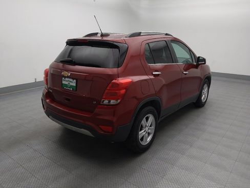 Used 2019 Chevrolet Trax LT w/ LT Convenience Package FWD image 9