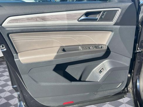 Certified 2023 Volkswagen Atlas Cross Sport SE w/ Panoramic Sunroof Package image 11