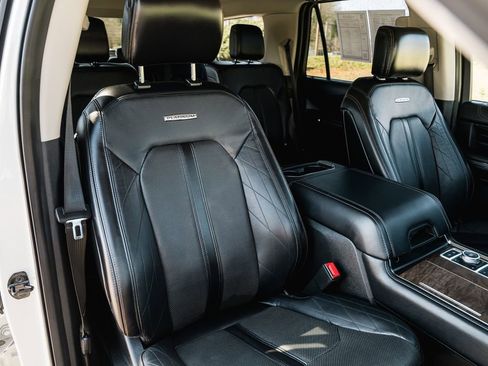 Used 2020 Ford Expedition Platinum image 31