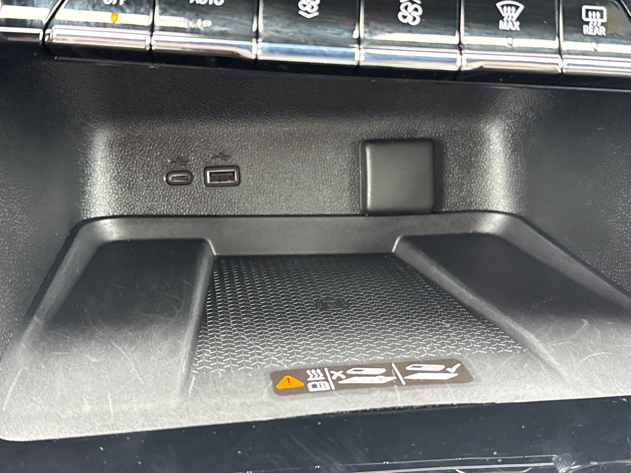 Used 2026 Chevrolet Traverse LT FWD image 30