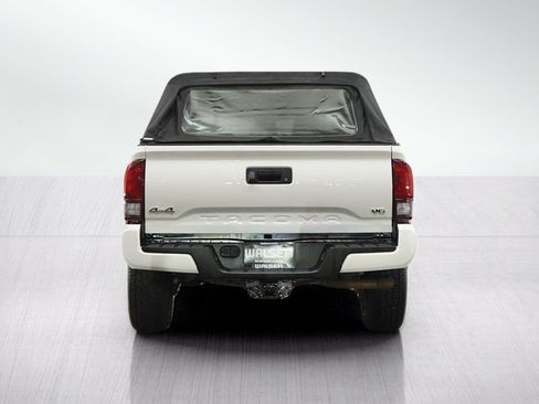 Used 2022 Toyota Tacoma SR AWD/4WD image 4