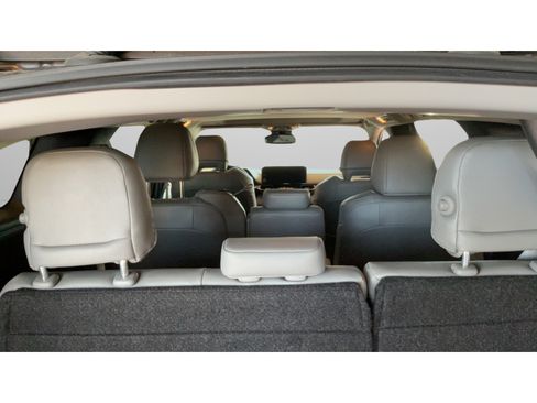 Certified 2025 Toyota Sienna XLE FWD image 30