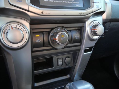 Used 2016 Toyota 4Runner SR5 AWD/4WD image 23