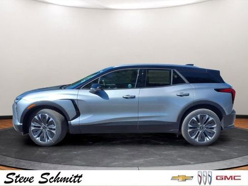 New 2026 Chevrolet Blazer EV LT w/ Super Cruise Package FWD image 2