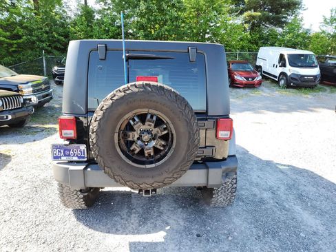 Used 2010 Jeep Wrangler Unlimited Sport AWD/4WD image 4