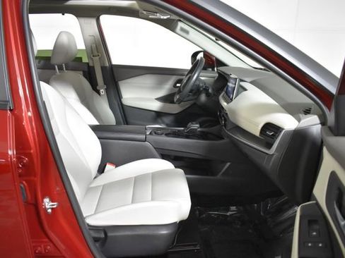 Certified 2024 Nissan Rogue SV w/ SV Premium Package AWD/4WD image 34