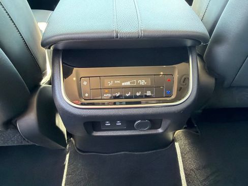 Used 2026 Nissan Armada SV AWD/4WD image 17