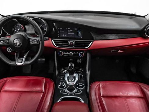 Used 2020 Alfa Romeo Giulia w/ Nero Edizione RWD image 15