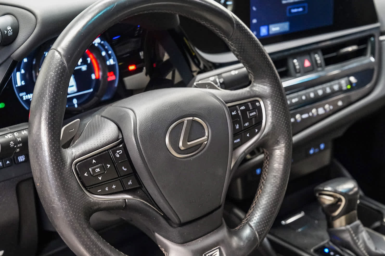Used 2023 Lexus ES 350 F Sport w/ Accessory Package (Z2) FWD image 21