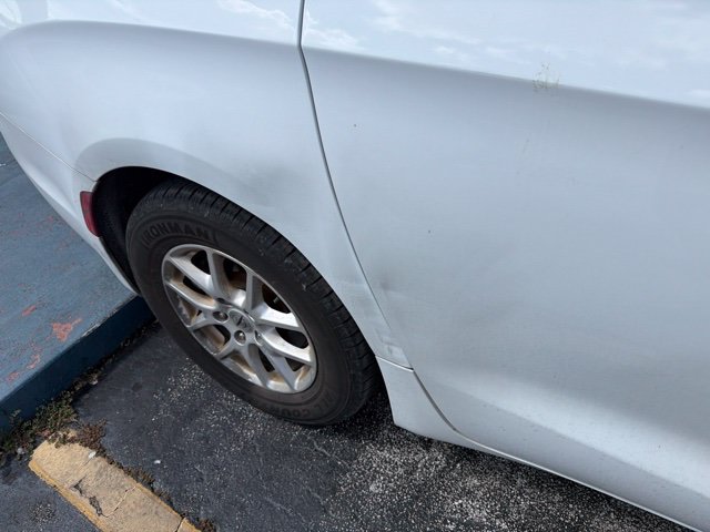 Used 2022 Chrysler Pacifica Touring-L FWD image 4
