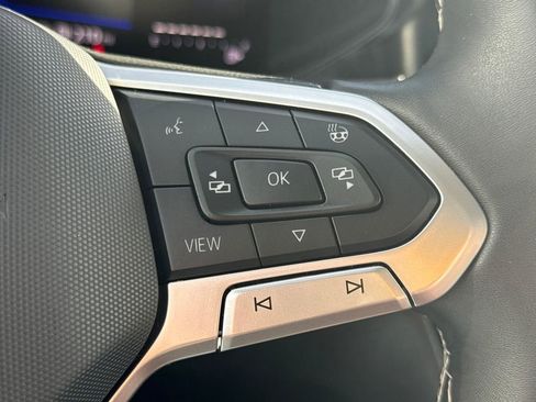 Used 2024 Volkswagen Taos SE w/ Panoramic Sunroof Package image 37