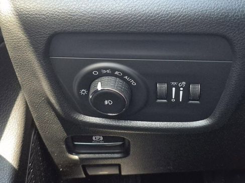 New 2025 Jeep Grand Cherokee Limited image 18