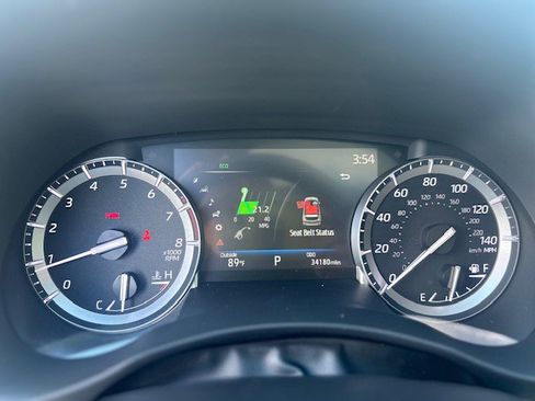 Used 2022 Toyota Highlander XLE image 18