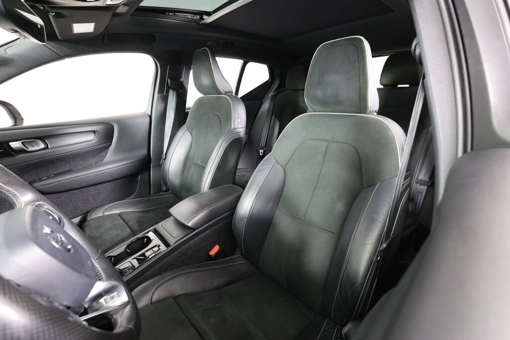 Used 2020 Volvo XC40 T5 R-Design AWD/4WD image 11