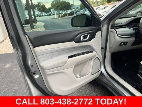 Used 2022 Jeep Compass Latitude w/ Sun and Sound Group FWD image 5