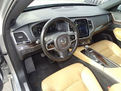 Used 2018 Volvo XC90 T6 Momentum w/ Convenience Package image 24