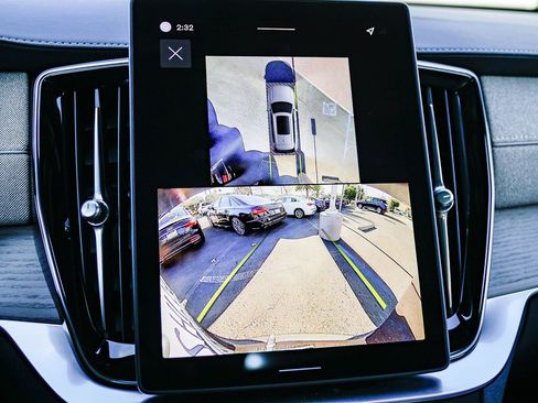 Certified 2026 Volvo XC90 B6 Plus w/ Protection Package image 28