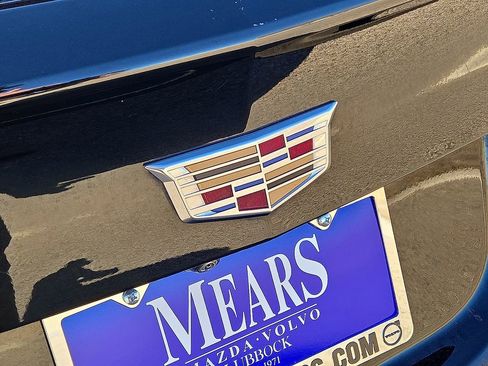 Used 2023 Cadillac XT4 Premium Luxury image 13