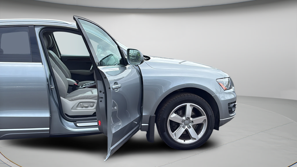 Used 2011 Audi Q5 2.0T Premium Plus AWD/4WD image 27