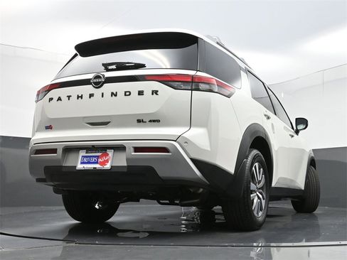 Used 2022 Nissan Pathfinder SL w/ SL Black Package image 32