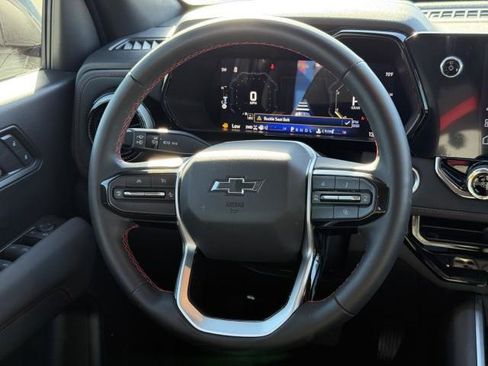 Used 2024 Chevrolet Colorado Z71 image 25