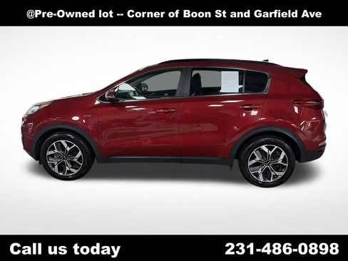 Used 2022 Kia Sportage EX w/ EX Technology Package image 2
