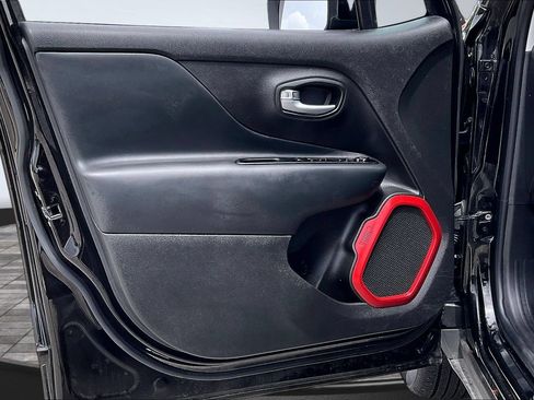 Used 2022 Jeep Renegade Trailhawk w/ Sun/Sound Group AWD/4WD image 17