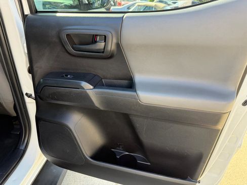 Used 2019 Toyota Tacoma SR w/ SR Convenience Package image 21