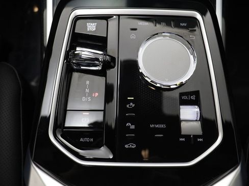 Certified 2025 BMW 740i xDrive AWD/4WD image 12