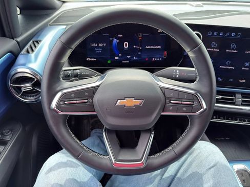 Used 2025 Chevrolet Equinox EV LT w/ Convenience Package FWD image 7