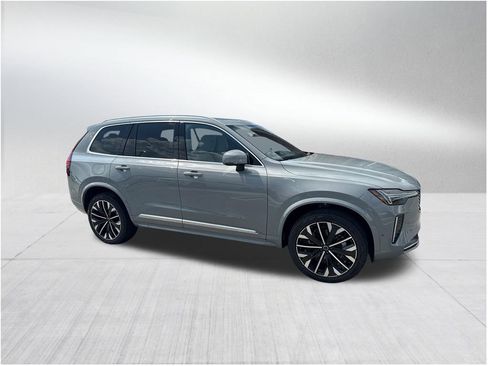 New 2026 Volvo XC90 B6 Plus w/ Protection Package Premier AWD/4WD image 3