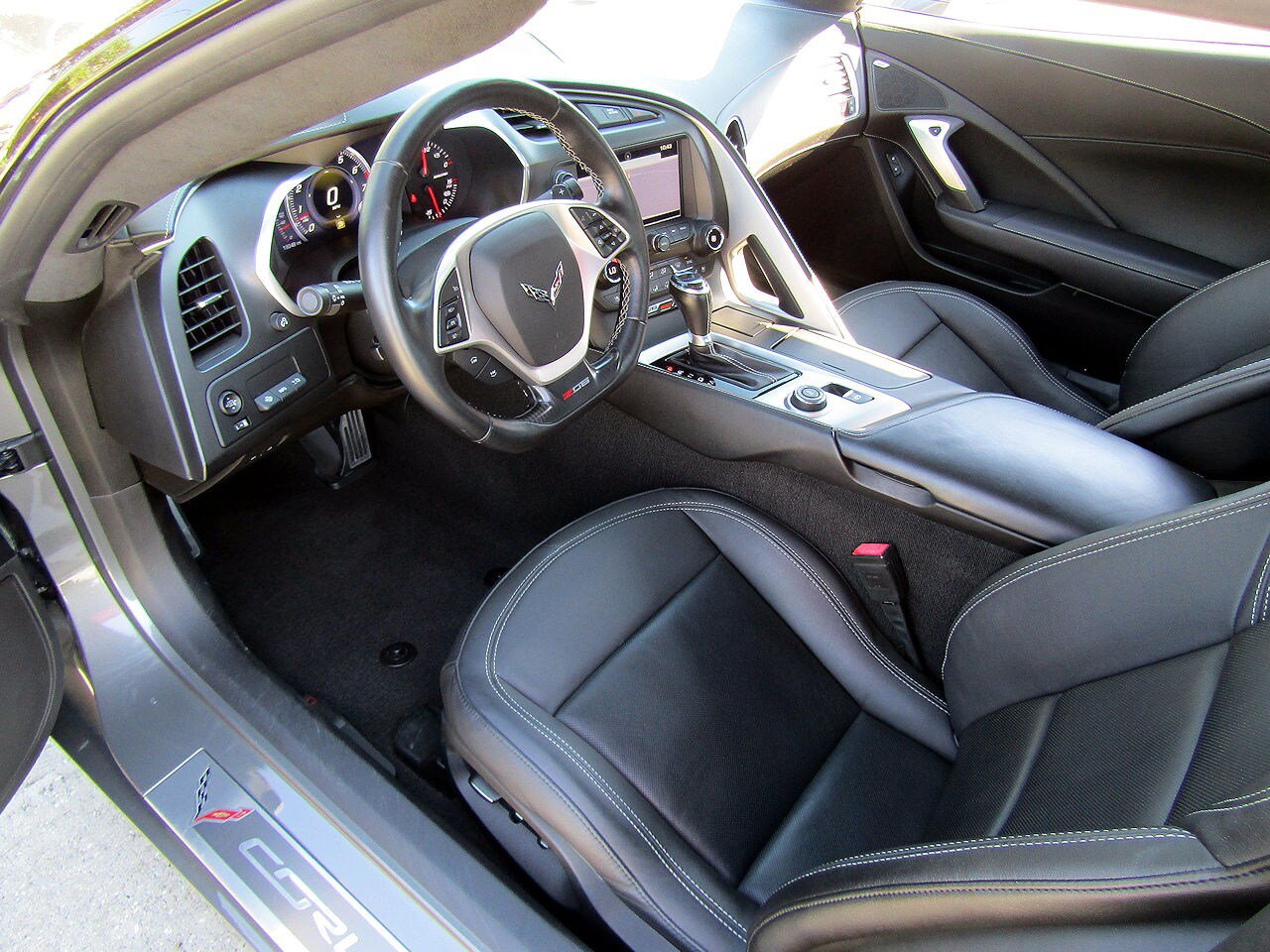 Used 2016 Chevrolet Corvette Z06 w/ 3LZ Preferred Equipment Group RWD image 10