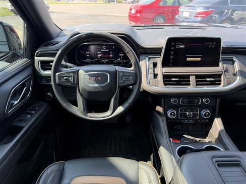 Used 2023 GMC Yukon AT4 w/ AT4 Premium Package AWD/4WD image 10