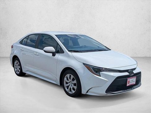 Used 2024 Toyota Corolla LE FWD image 3