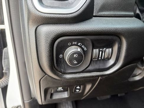 Used 2025 RAM 1500 Big Horn AWD/4WD image 5