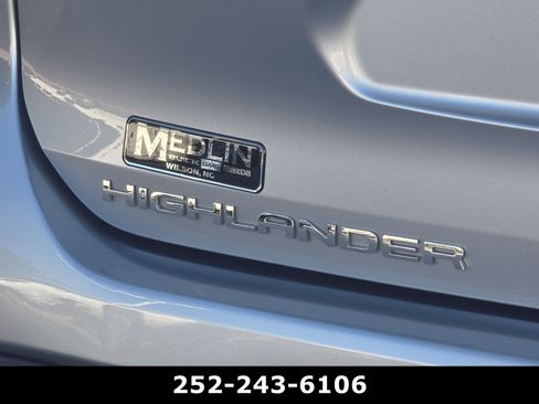 Used 2023 Toyota Highlander XLE FWD image 47