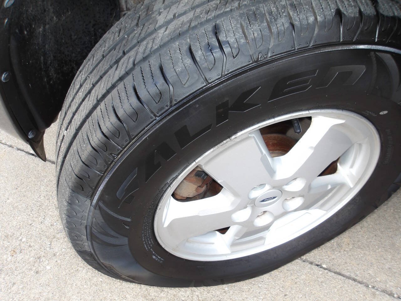 Used 2010 Ford Escape XLT AWD/4WD image 42