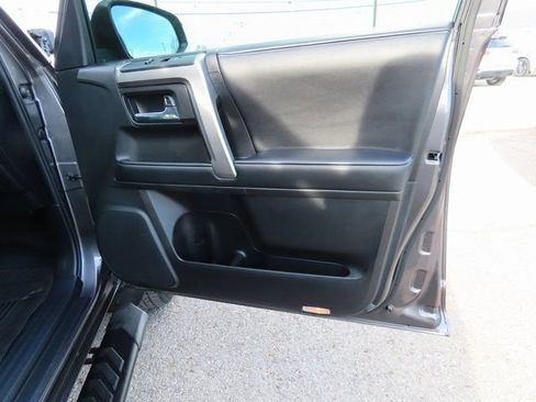 Used 2022 Toyota 4Runner SR5 Premium image 8