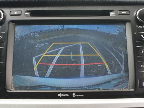 Used 2016 Toyota Highlander Limited image 8