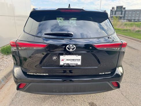 Used 2023 Toyota Highlander XLE AWD/4WD image 42