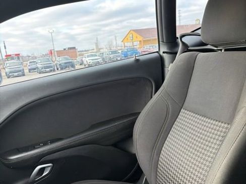 Used 2016 Dodge Challenger SXT image 16