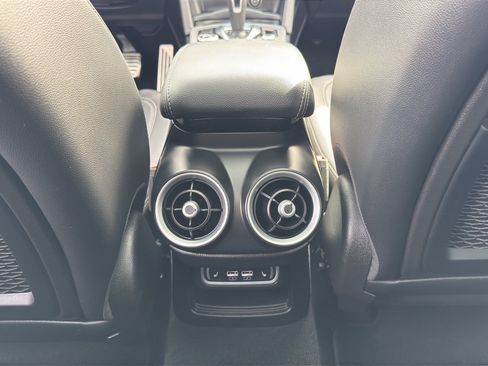 Used 2024 Alfa Romeo Stelvio Ti image 38